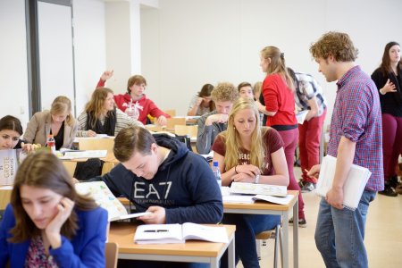 Opgaven maken onder intensieve begeleiding Opgaven maken onder intensieve begeleiding