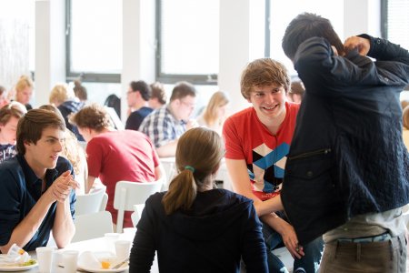 Even pauze in de kantine Even pauze in de kantine